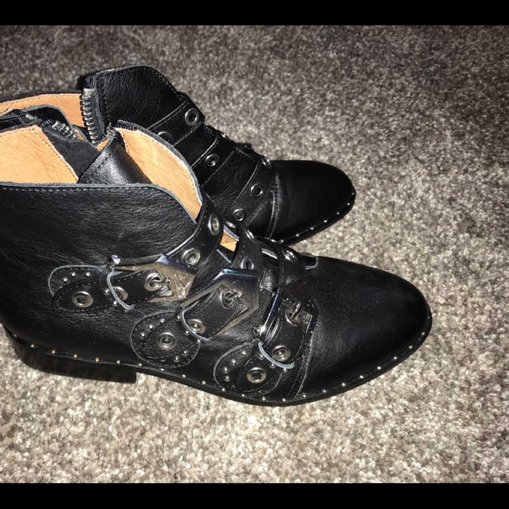 Ankle boots